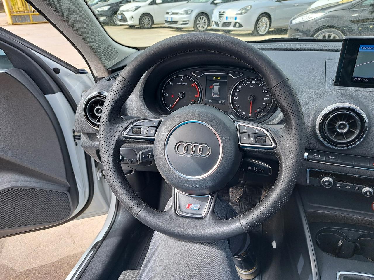 Audi A3 1.6 TDI S-LINE TETTO APRIBILE