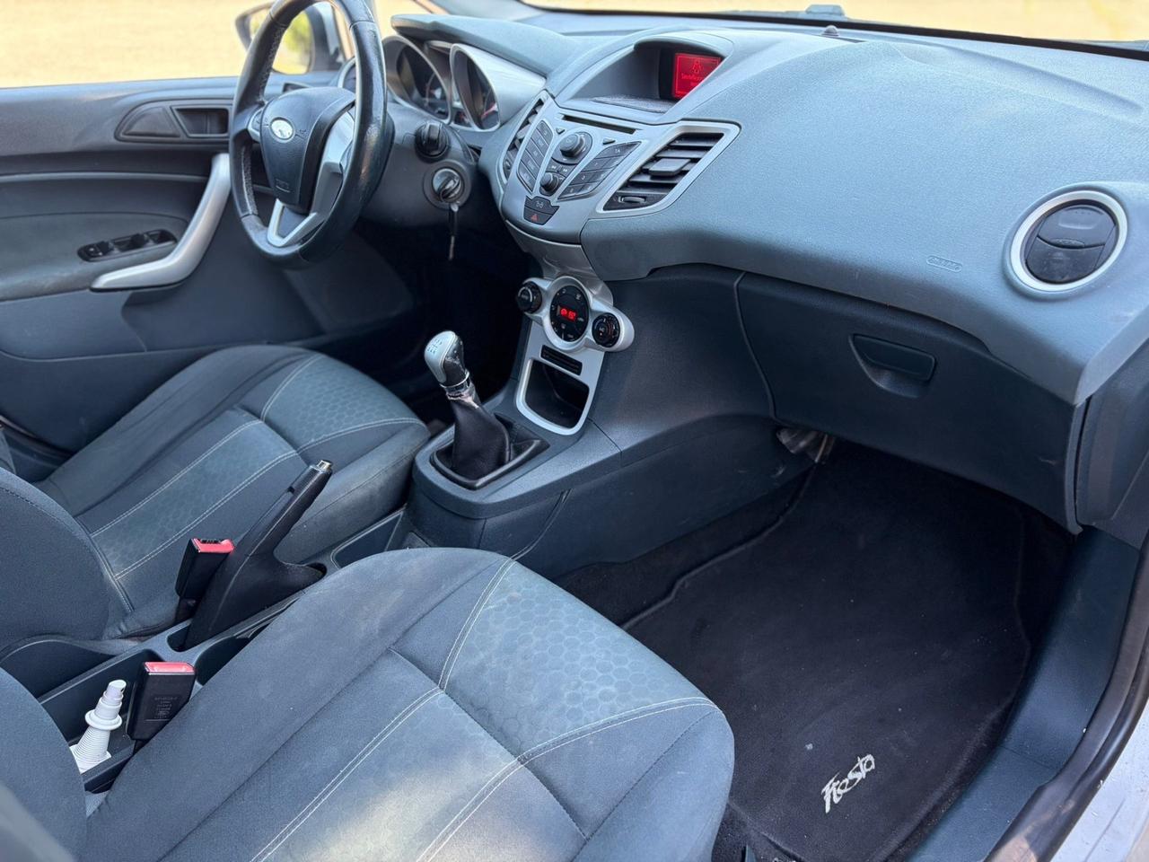 Ford Fiesta 1.4 TDCi 5p. Titanium