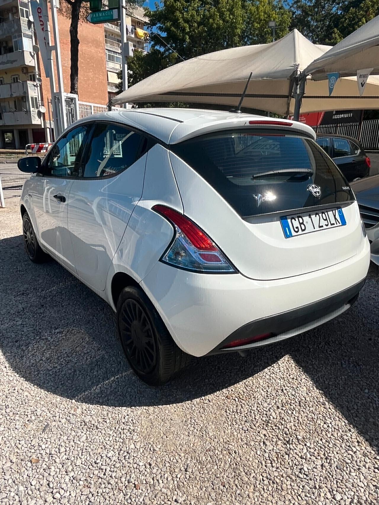 Lancia Ypsilon 1.0 IBRIDA/BENZINA 12348 KM CERTIFICATI UNICO POROPRIETARIO