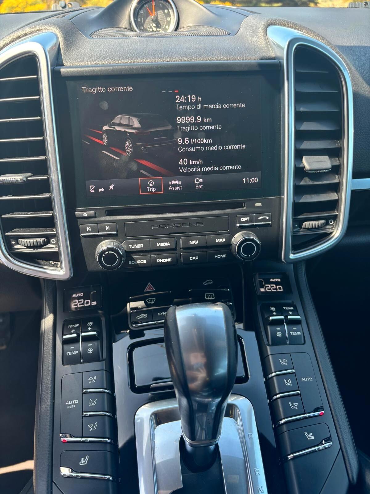 Porsche Cayenne 3.0 Diesel Platinum Edition - 2018