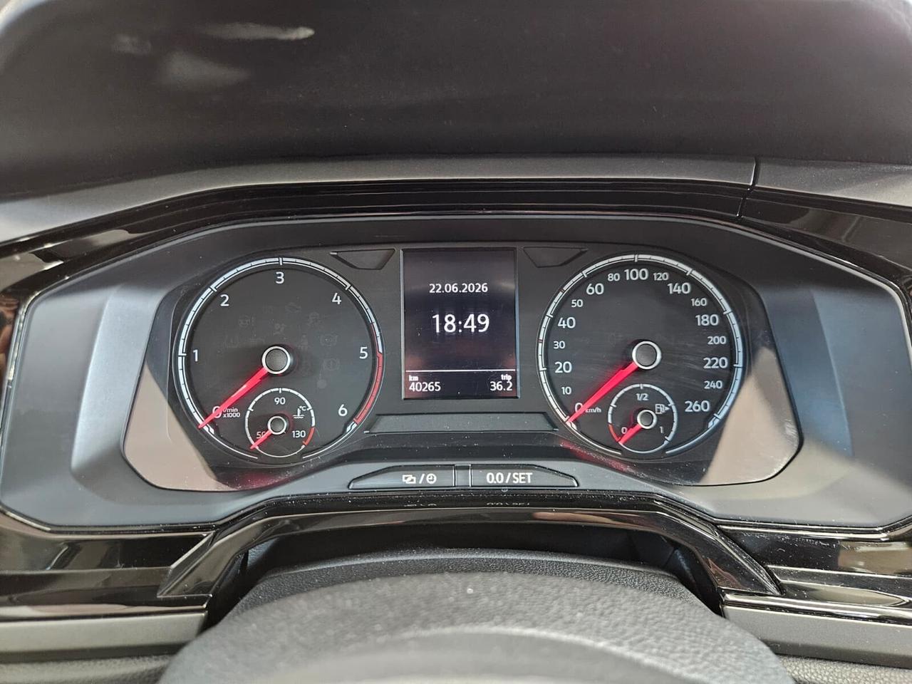 Volkswagen Polo 1.6 TDI 95 CV DSG R-LINE - NEOPATENTATI