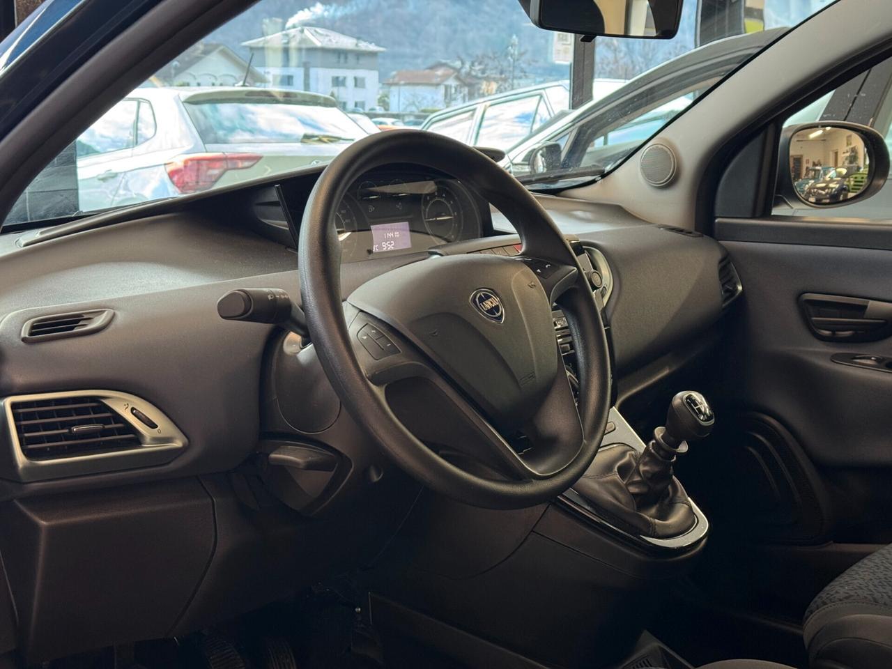 Lancia Ypsilon LANCIA YPSILON 1.0cc 69Cv Platino