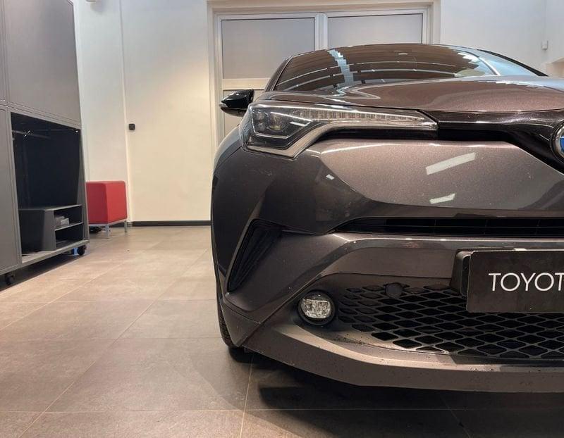 Toyota C-HR 1.8 Hybrid E-CVT Dynamic