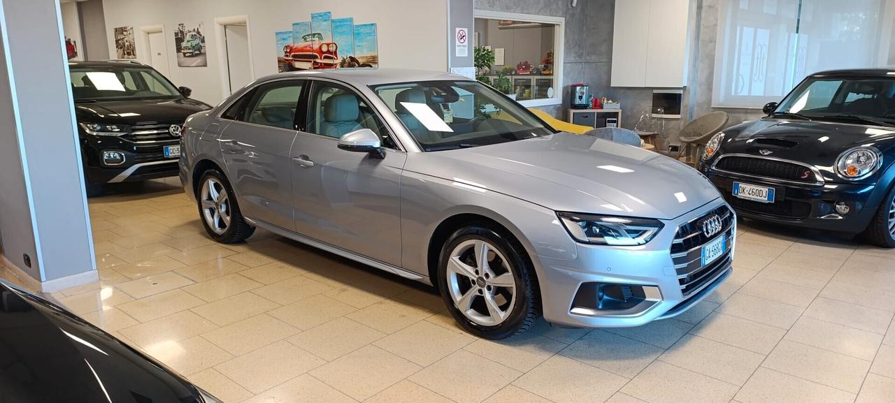 Audi A4 30 TDI/136 CV S tronic Business Advanced
