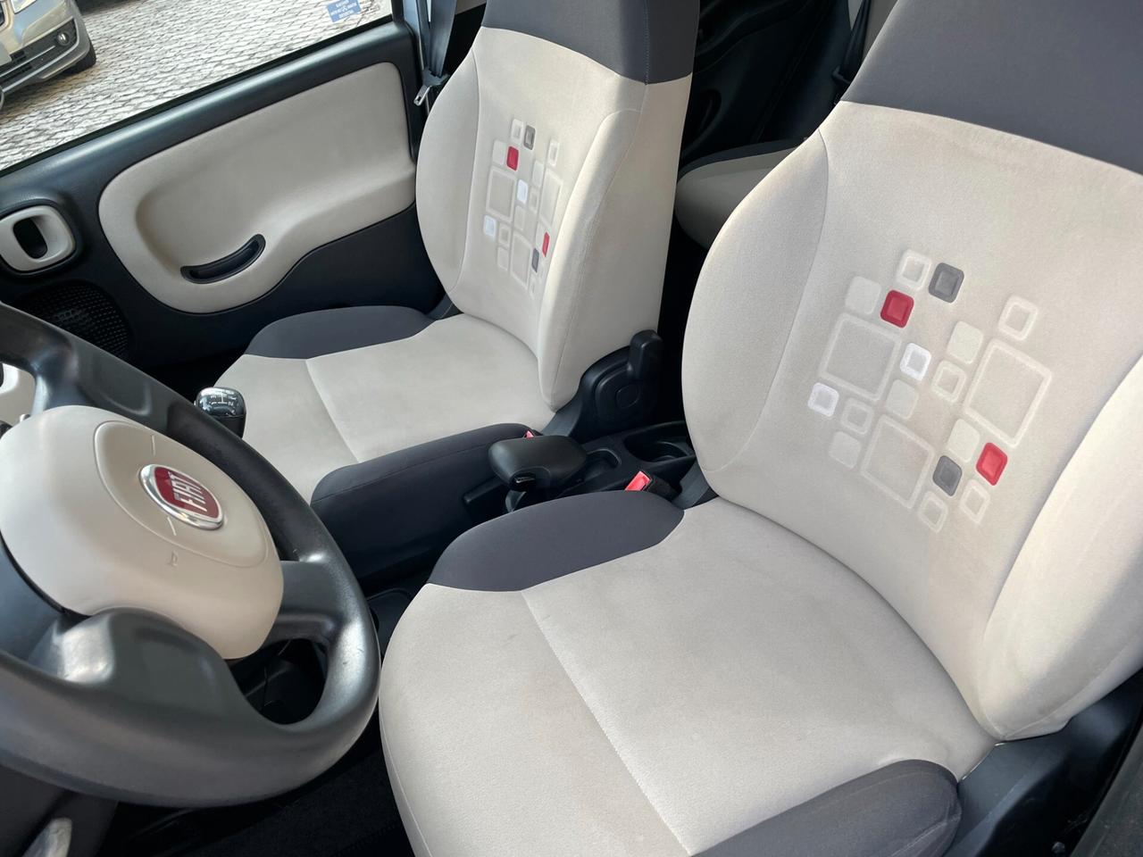 Fiat Panda 1.2 Lounge 69cv E6 IDONEA NEOPATENTATI