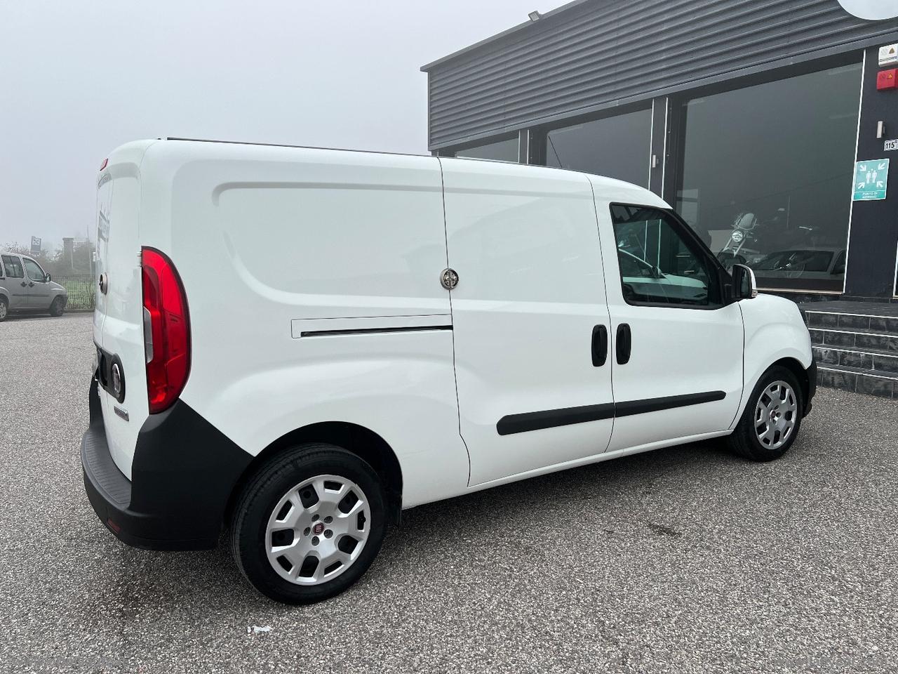 Doblò 1.6MJT 105 PL-TN Cargo Maxi Lam.SX