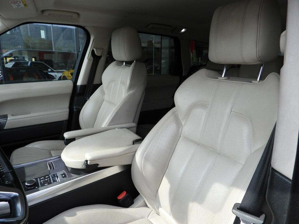 Land Rover Range Rover Sport 3.0 TDV6 HSE 4WD Auto