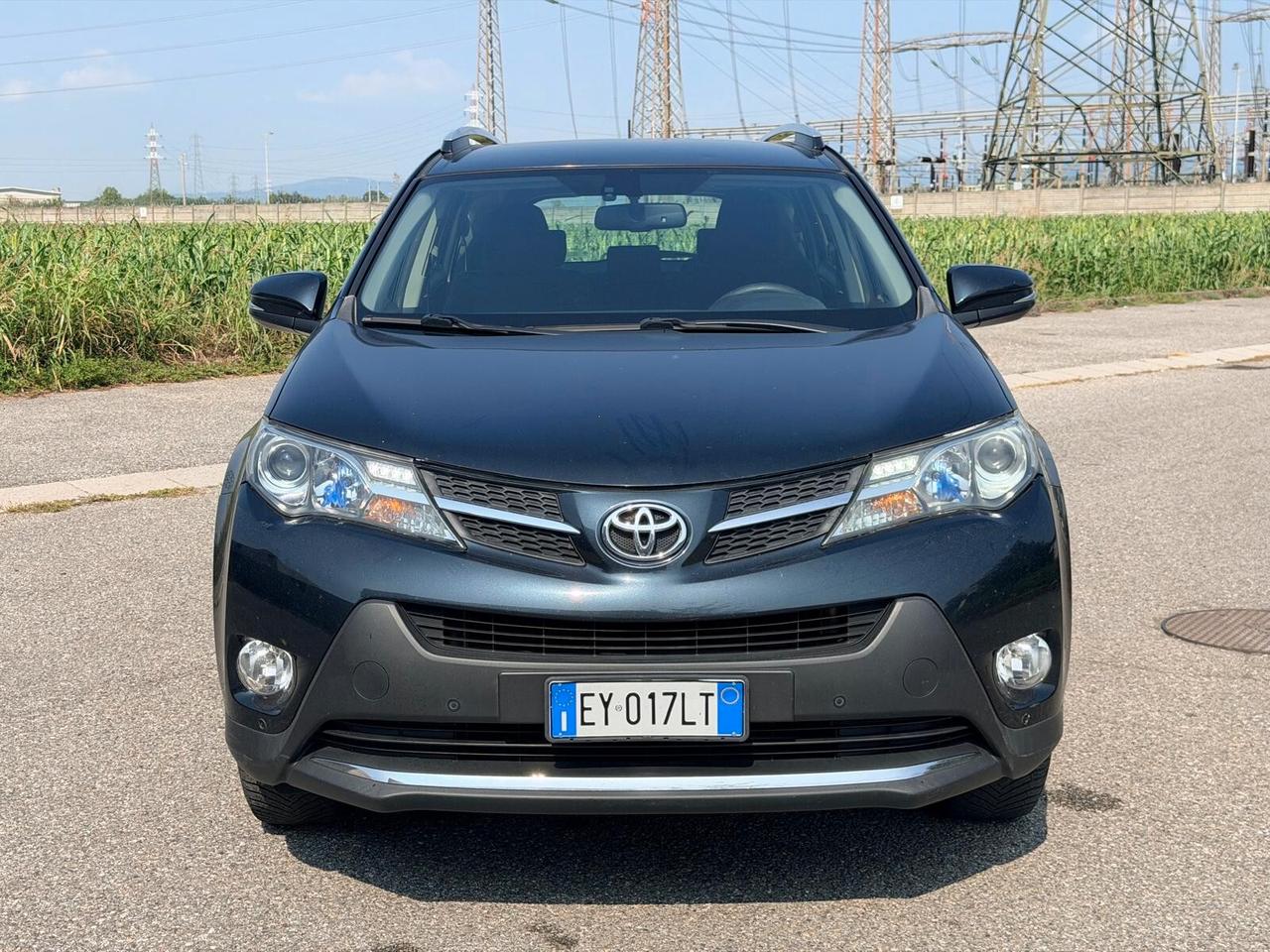 Toyota RAV4 2.0 D-4D 2WD Style White Edition Euro 5b - 2015 - 230.000 km