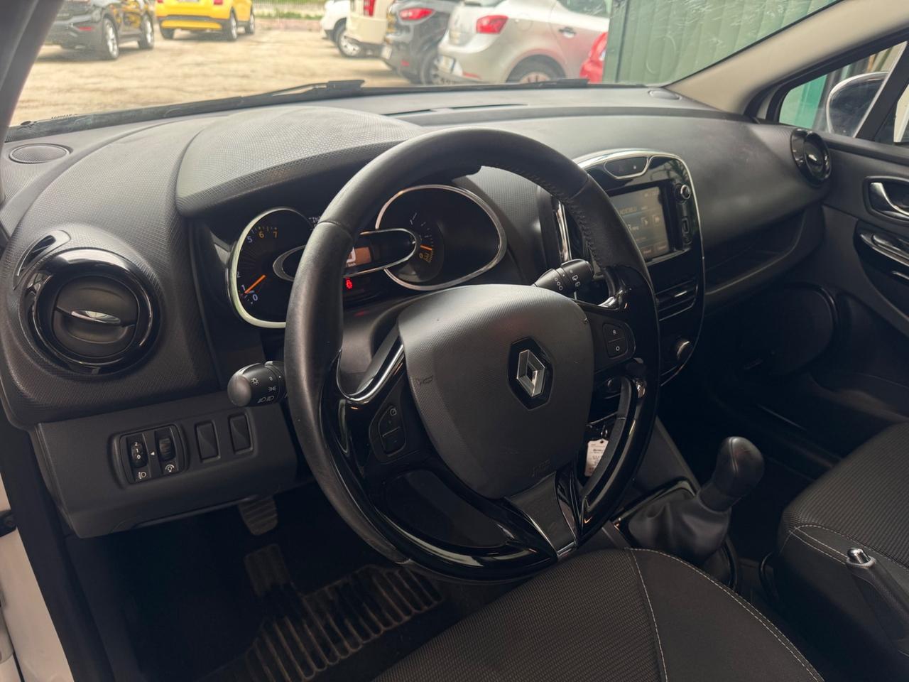 Renault Clio 1.2 75CV 5 porte Wave Metano Neopatentati