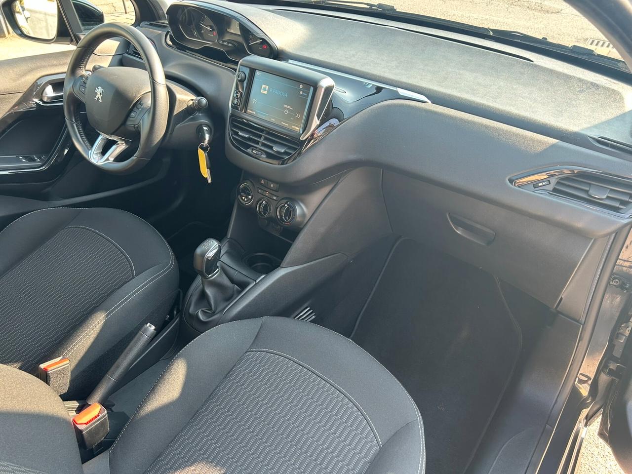 Peugeot 208 1.6 BlueHDi 75CV 5p. Black Line - OK NEOPATENTATI
