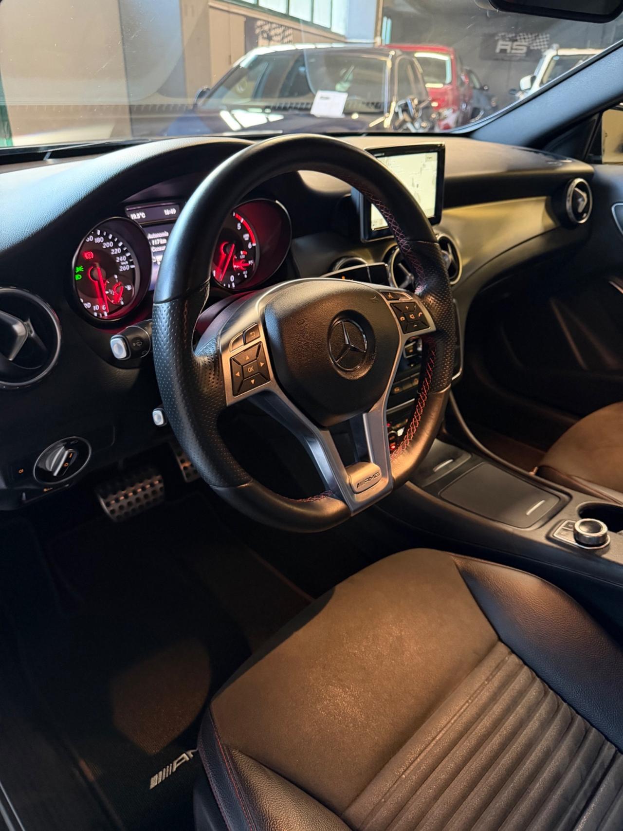 Mercedes-benz GLA 200d 4MATIC PREMIUM UNICOPR