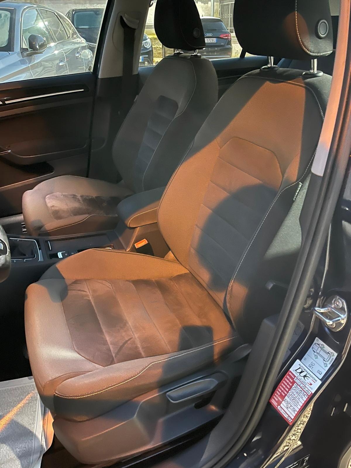 Volkswagen Golf Business 1.6 TDI 5p. Highline BlueMotion Technology