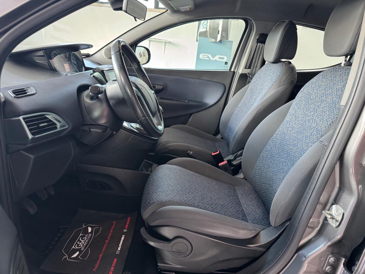 Lancia Ypsilon 1.0 FireFly Hybrid Gold - 2023