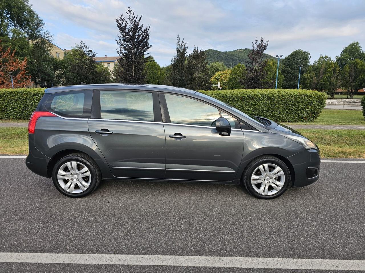 PEUGEOT 5008 1.6 hDi 7 POSTI "OK PER NEOPATENTATI"