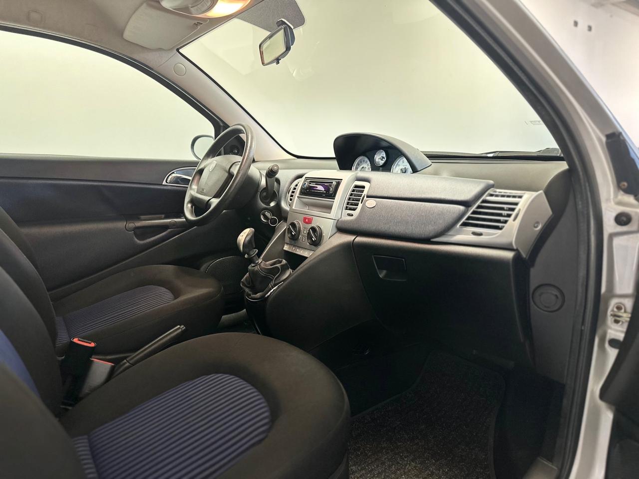 Lancia Ypsilon 1.2 Argento NEOPATENTATI