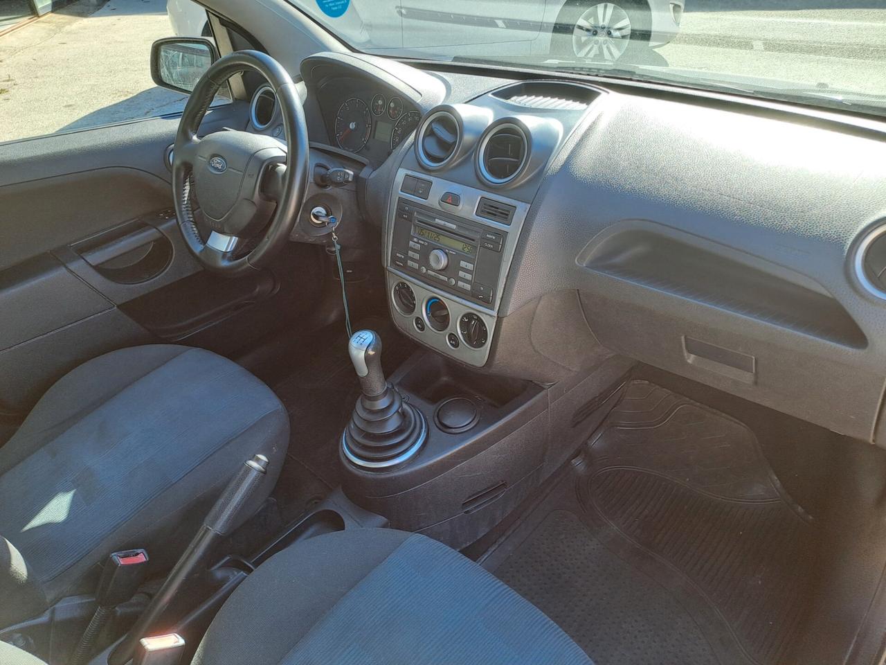 Ford Fiesta 1.4 TDCi 5p. Ghia