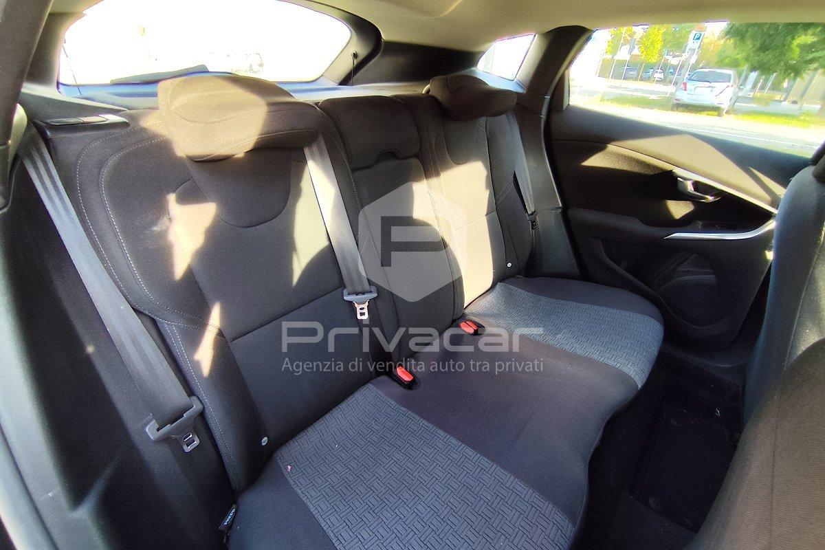 VOLVO V40 D2