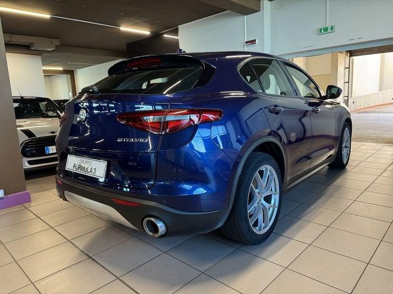 Alfa Romeo Stelvio 2.2 Turbodiesel 190 CV AT8 RWD Executive