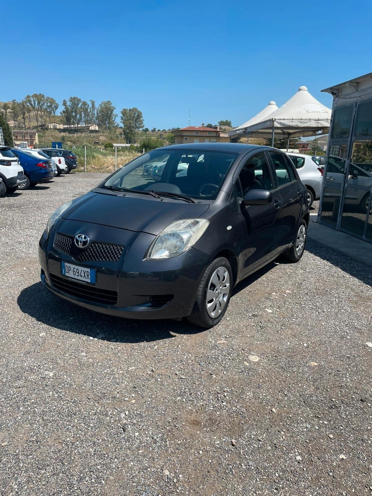 Toyota Yaris 1.0 5 porte VVT-i 70cv