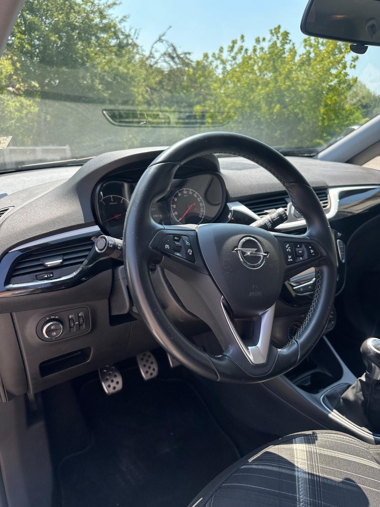 Opel Corsa 1.4 90CV GPL Tech 5 porte Neopatentati