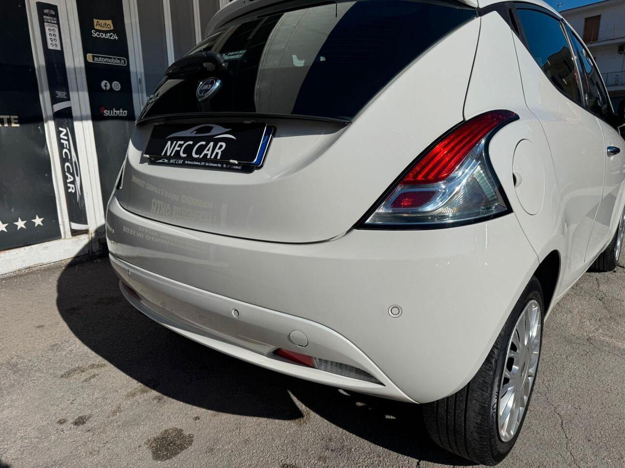 Lancia Ypsilon 1.2 69 5 porte GPL Ecochic Gold