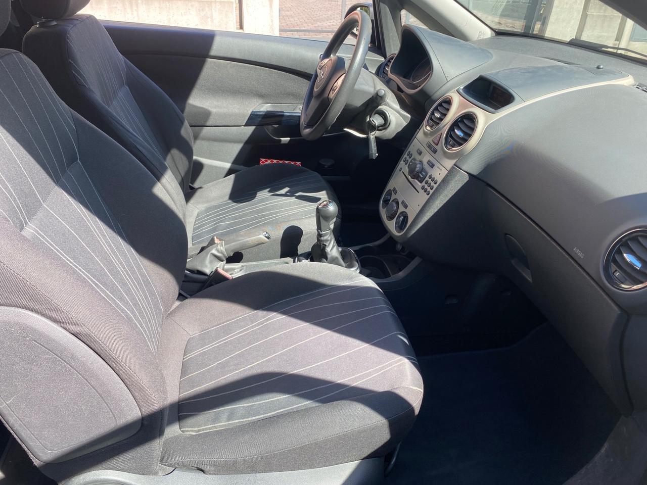 Opel Corsa 1.2 3 porte Club