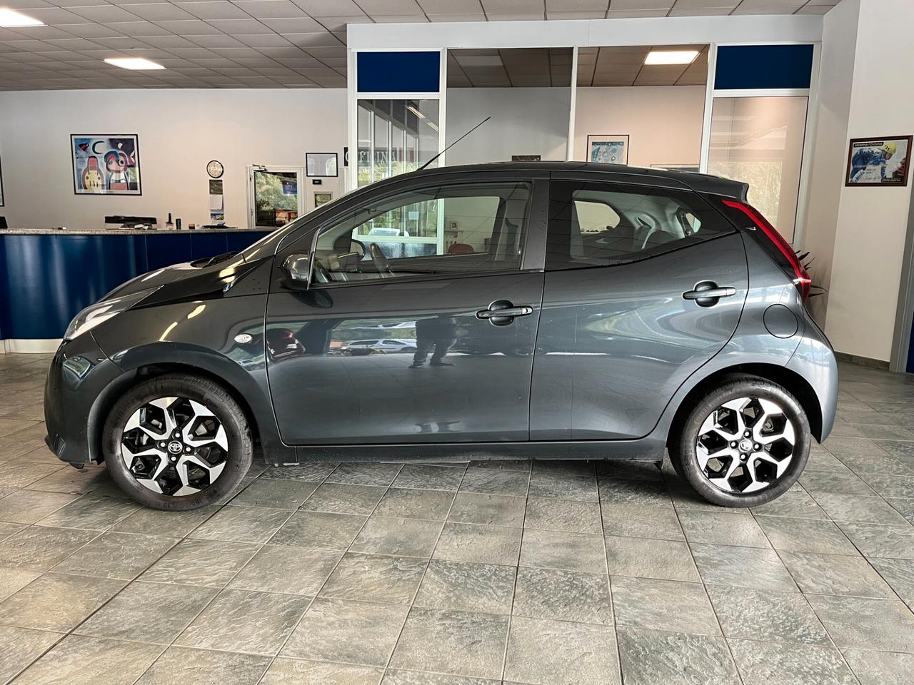 Toyota Aygo Connect 1.0 VVT-i 72 CV 5 porte x-clusiv
