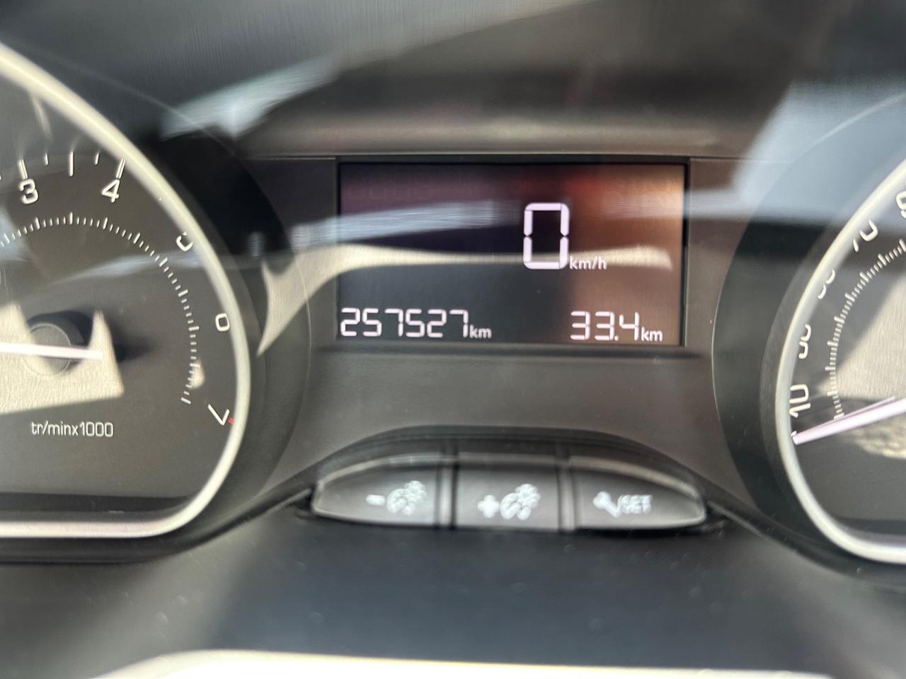 Peugeot 208 PureTech 82 5p. GPL NEOPATENTATI