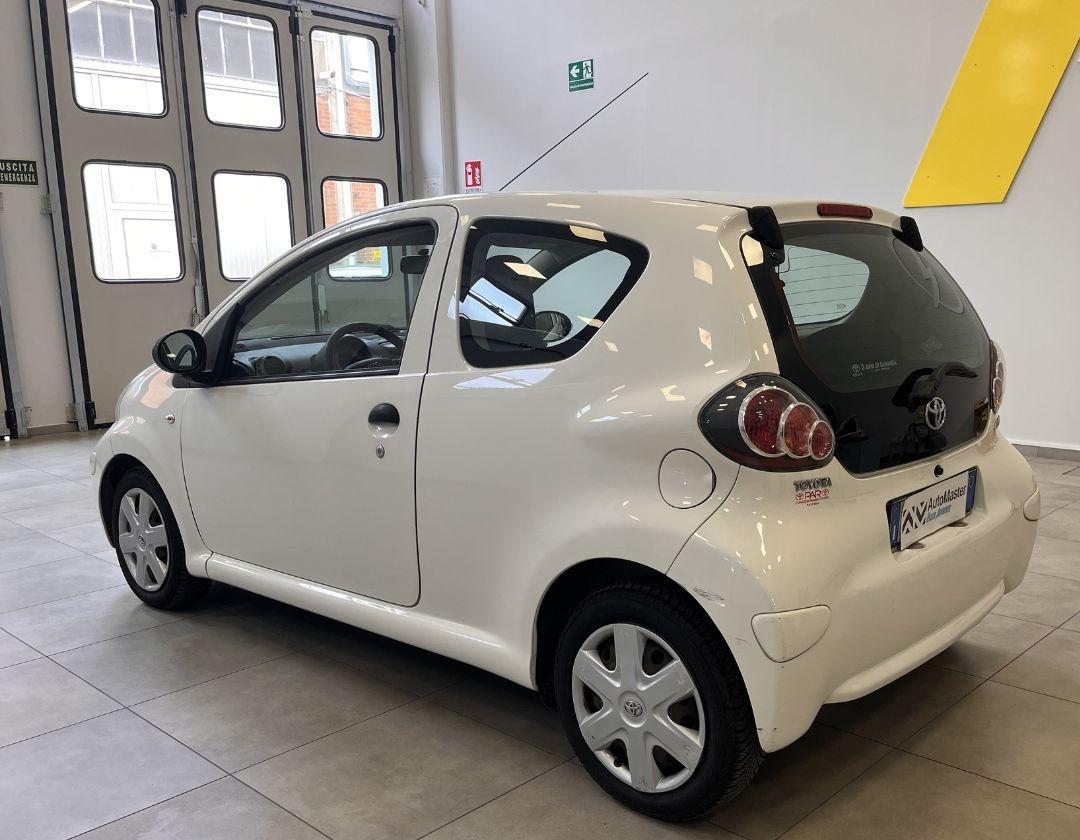 TOYOTA Aygo 1ª serie - Aygo 1.0 12V VVT-i 3 porte Now Connect