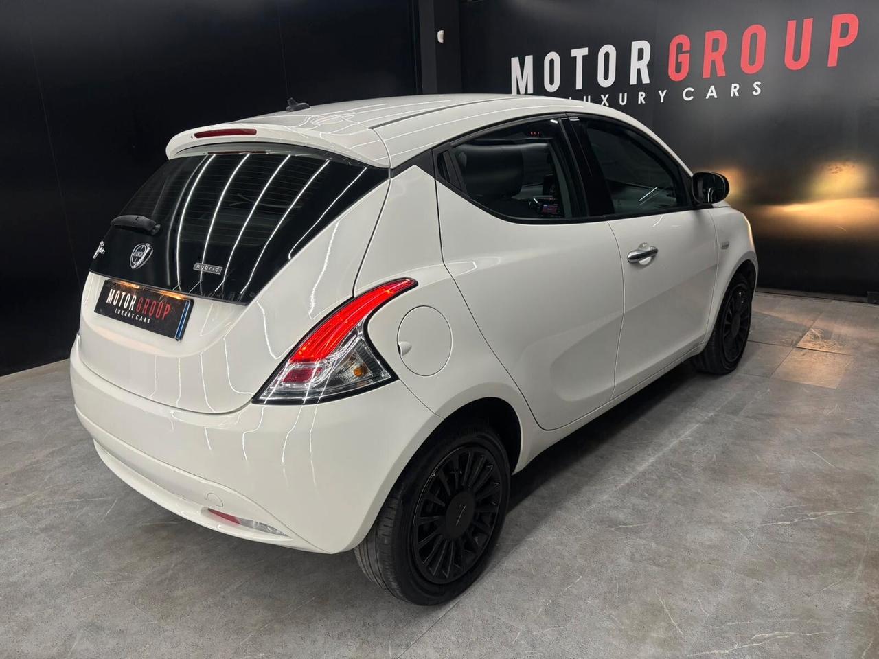 Lancia Ypsilon 1.0 FireFly 5 porte S&S Hybrid Ecochic Gold