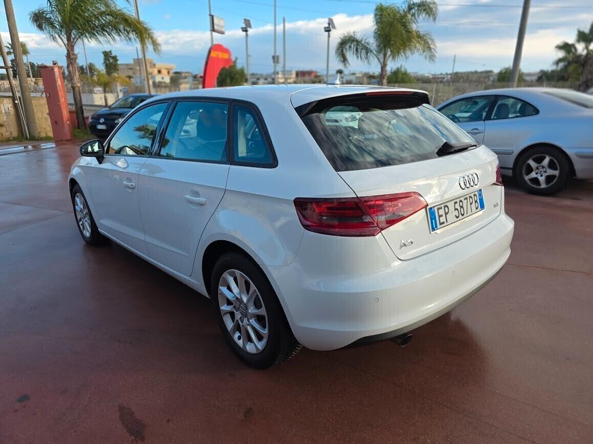 Audi A3 SPB 1.6 TDI 105 CV CR Attraction