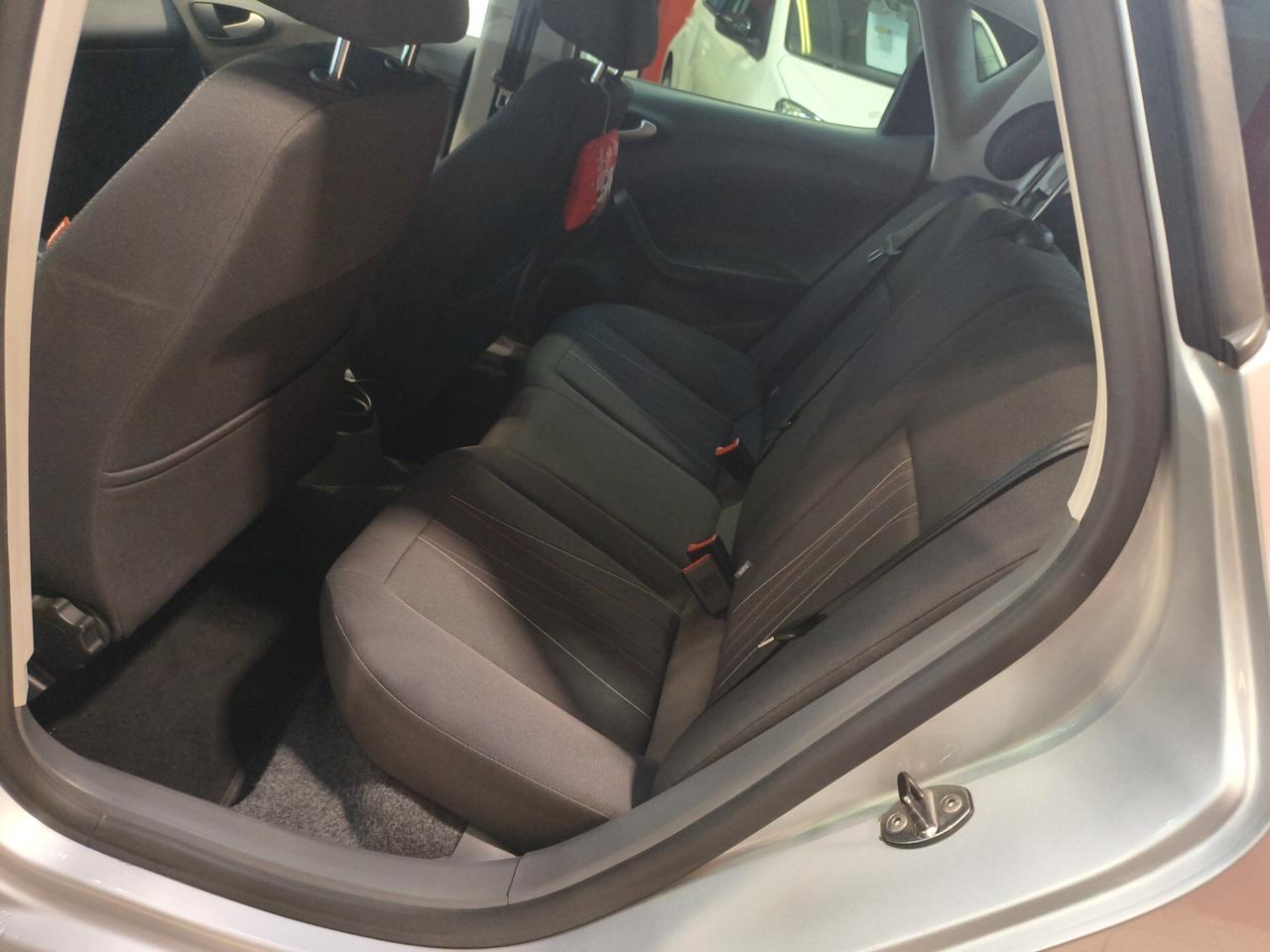Seat Ibiza 1.2 5p. Style solo 99.000 km