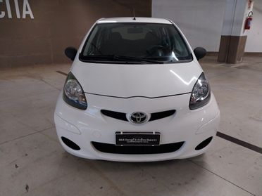 Toyota Aygo 1.0 12V VVT-i 5 porte - ok neopatentati