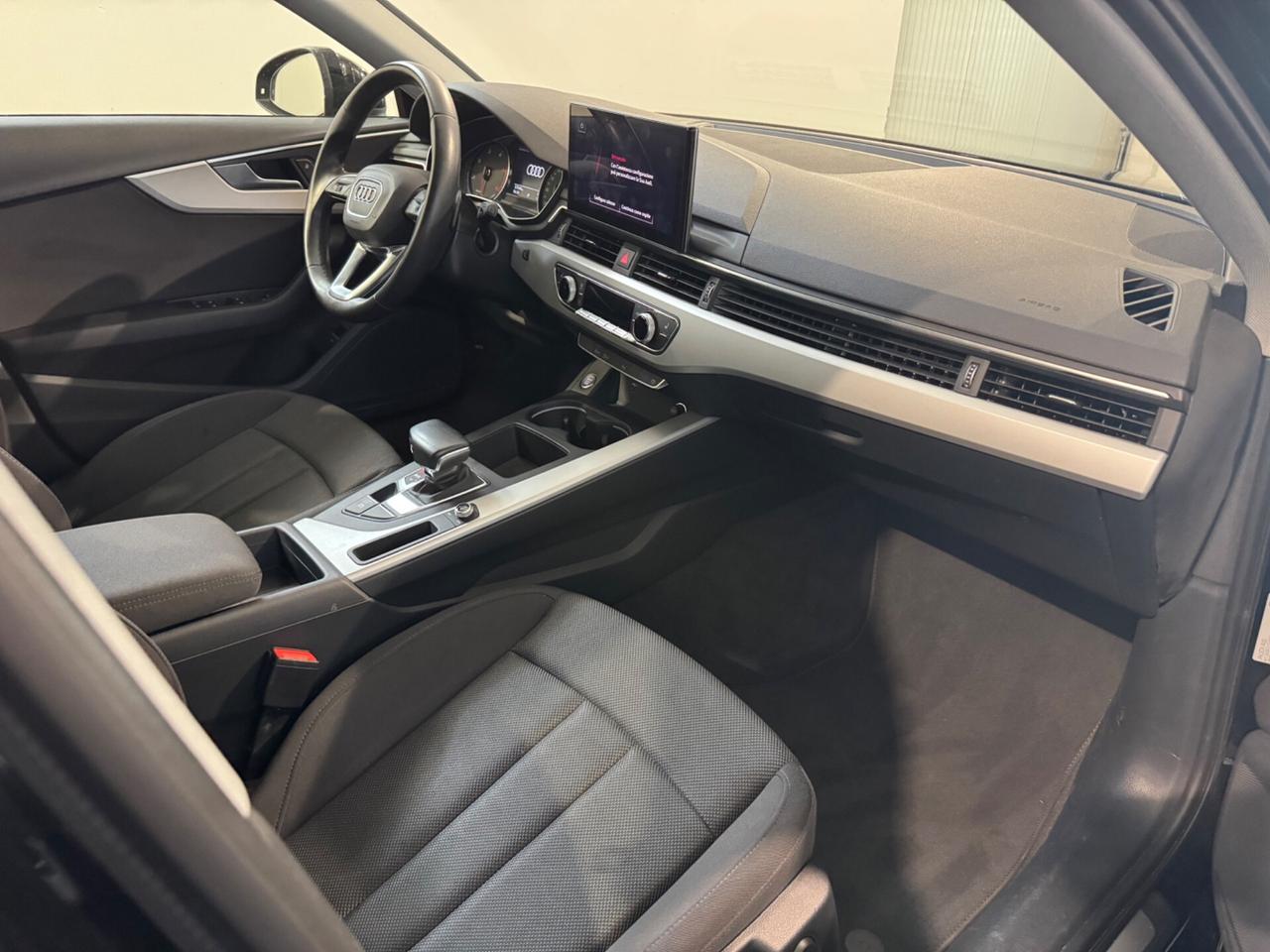 Audi A4 35 TDI/163 CV S tronic Business Advanced