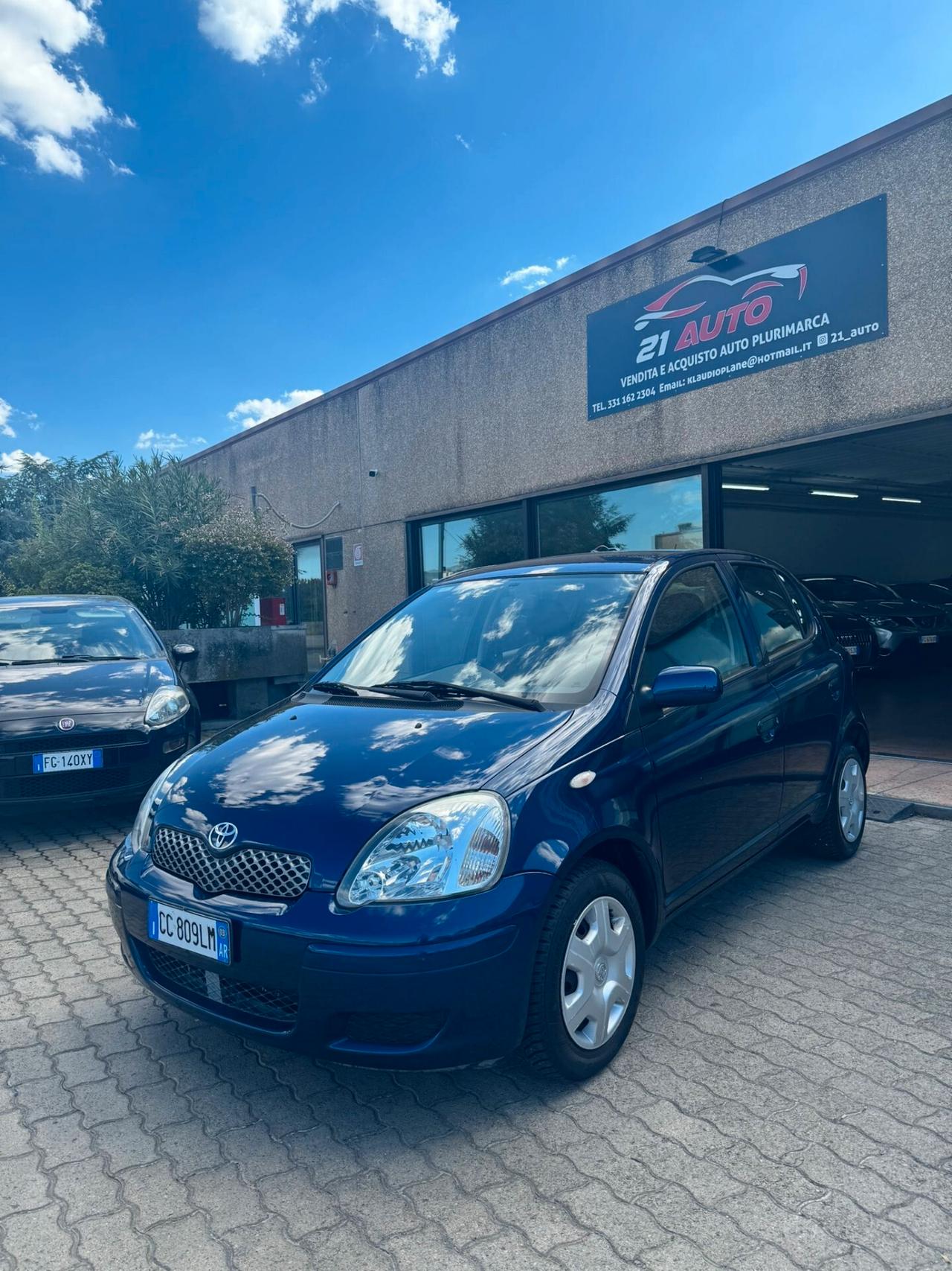 Toyota Yaris 1.0i 16V cat 5 porte Sol