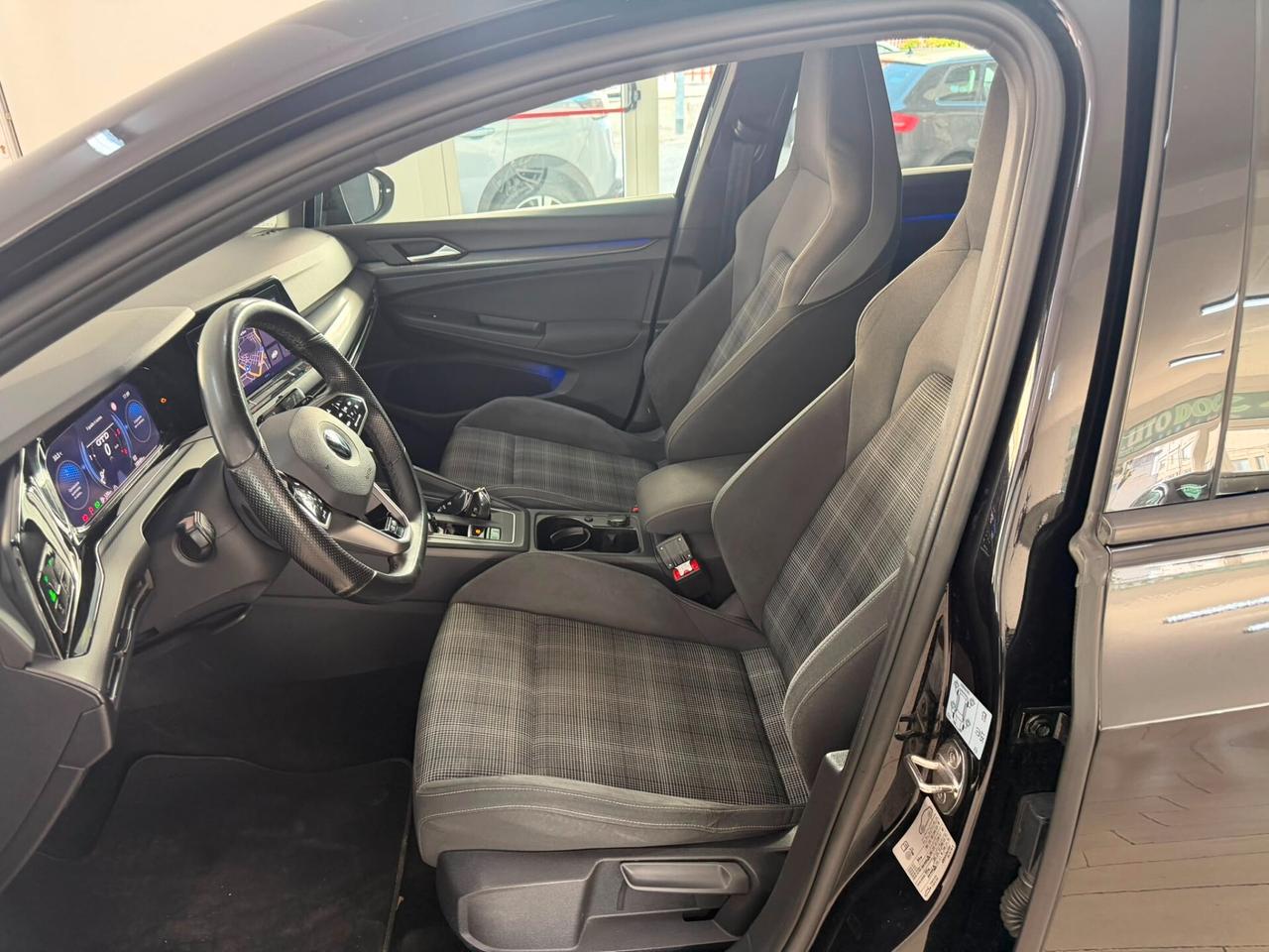Volkswagen Golf 2.0 TDI DSG GTD