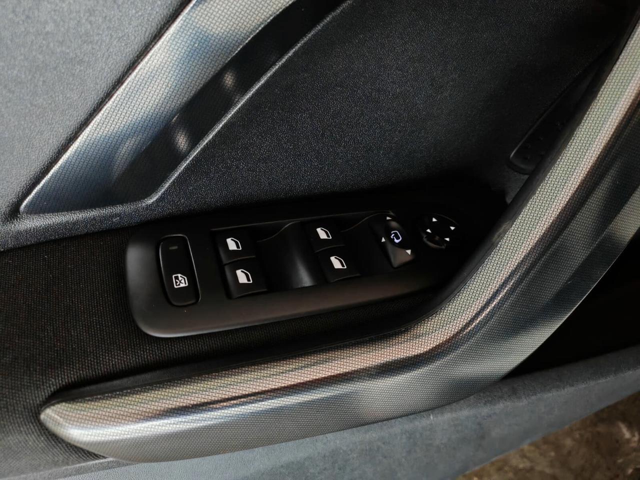 Peugeot 2008 BlueHDi 120 S&S Allure