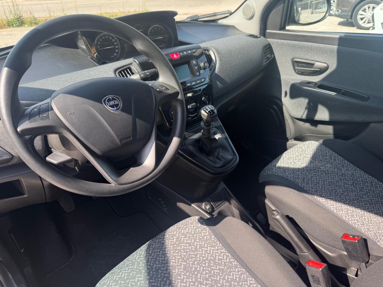Lancia Ypsilon 1.2 69 CV 5 porte S&S Platinum GARANZIA 24 MESI