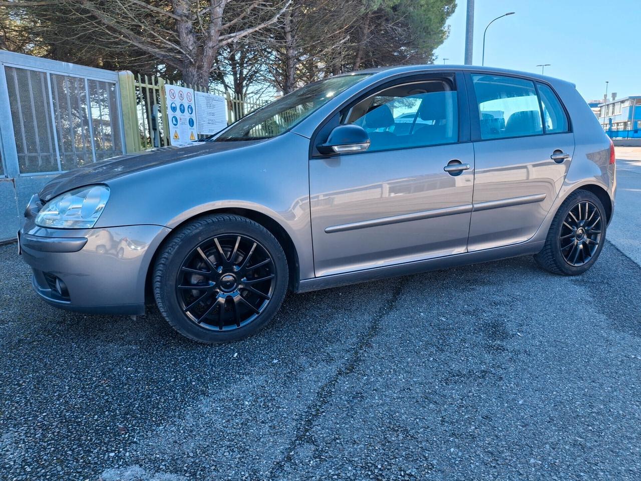 Volkswagen Golf 1.6 16V FSI 5p. Sportline*NEOPATENTATI*