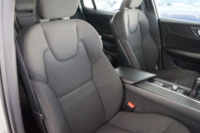VOLVO V60 D3 Momentum Business Uniprop. Ufficiale Italia