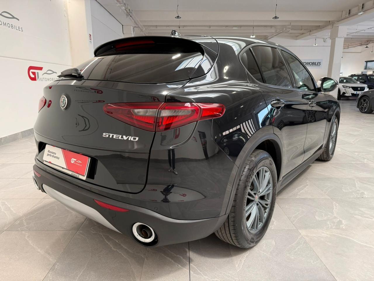 Alfa Romeo Stelvio 2.2 Turbodiesel 160 CV AT8 RWD Business