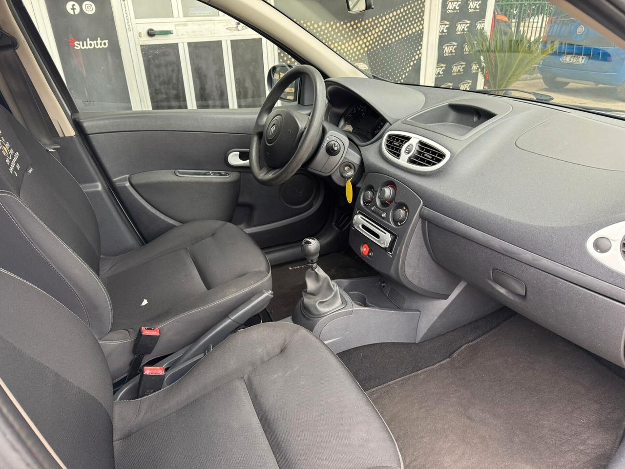 Renault Clio 1.2 16V 5 porte Confort 70 MILA KM