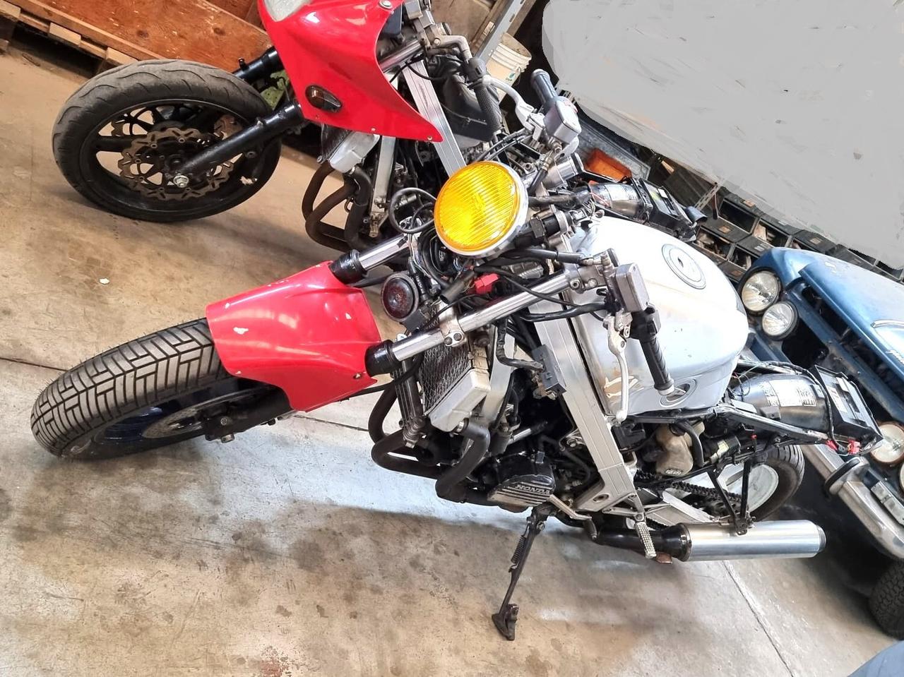 HONDA VFR 750