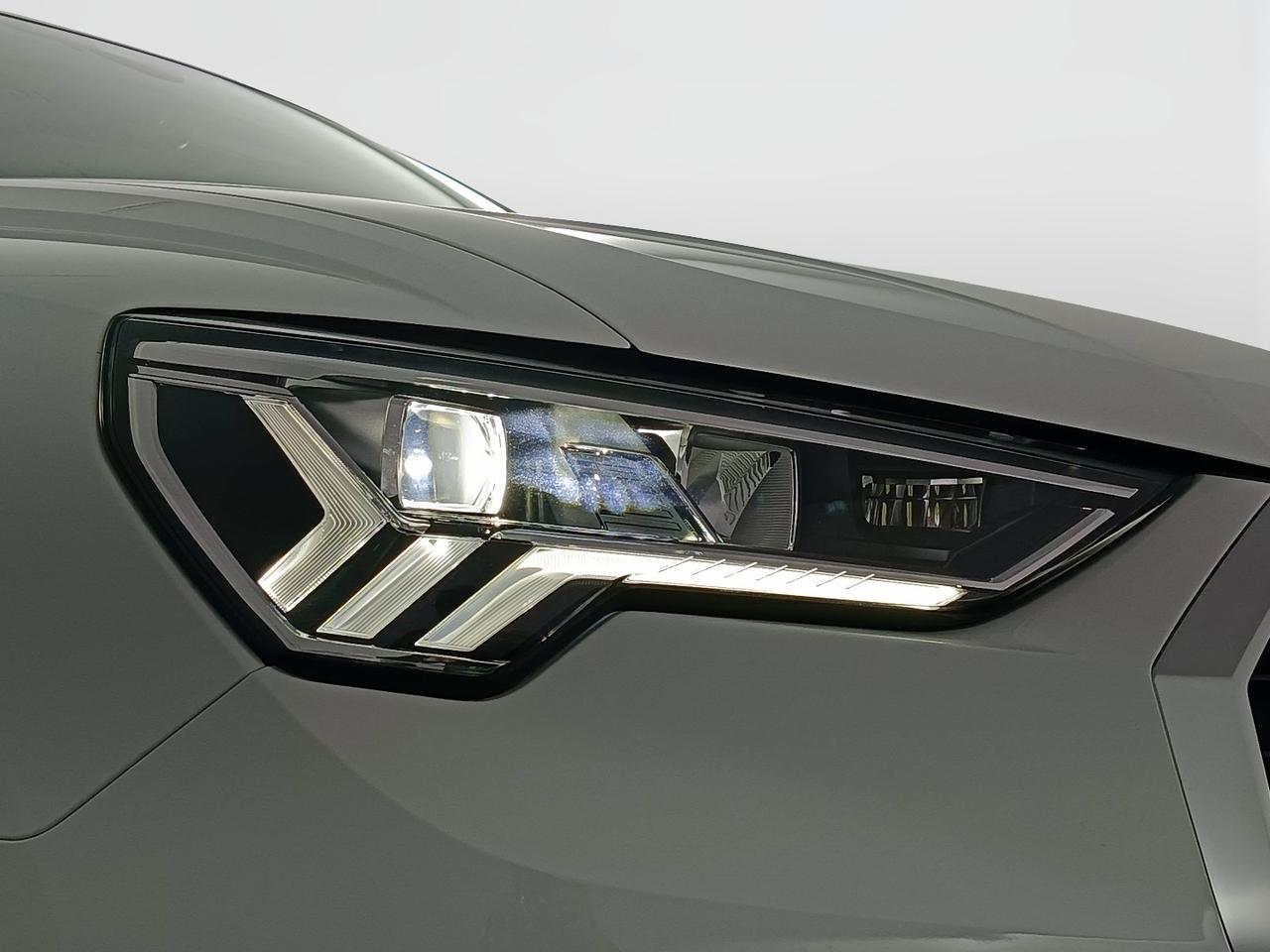 AUDI Q3 II 2018 - Q3 35 1.5 tfsi Business s-tronic