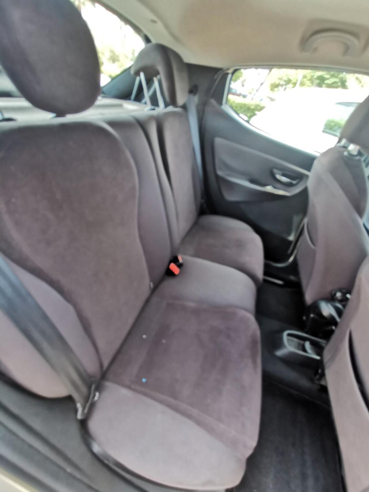 Lancia Ypsilon 1.3 MJT 75 CV Platinum 2011