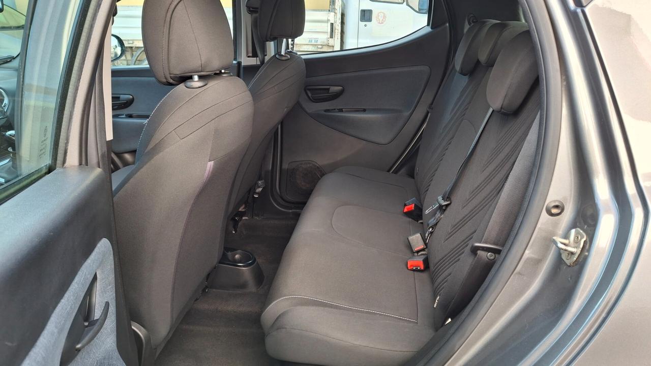 Lancia Ypsilon 1.0 FireFly 5 porte S&S Hybrid Ecochic Gold