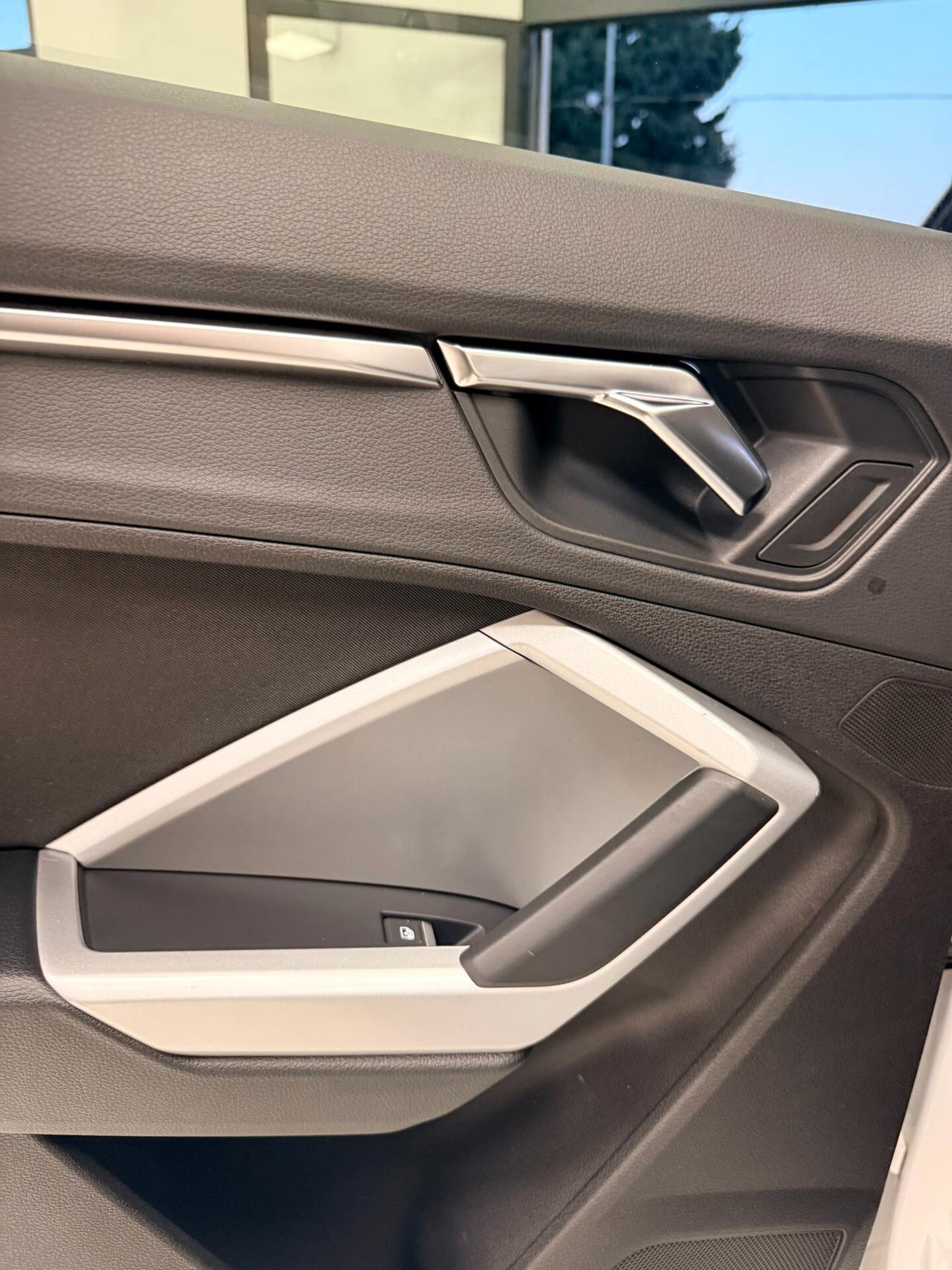 Audi Q3 SPB 40 TDI quattro S tronic 190 C.V CON TETTO APRIBILE,VIRTUAL COCKPIT,APPLE CARPLAY,TELECAMERA