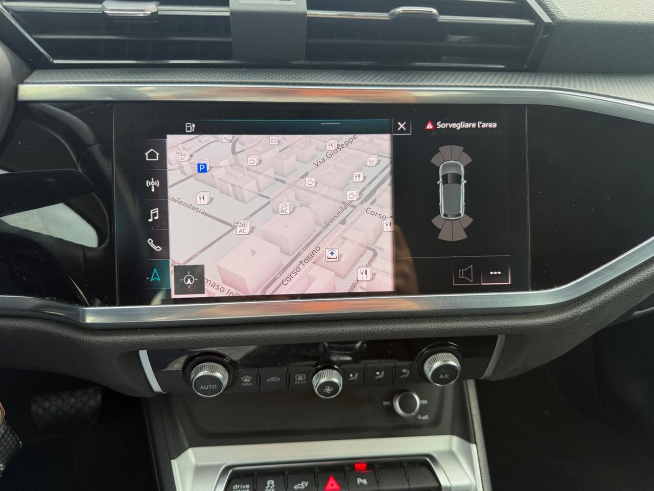 Audi Q3 45 TFSI e S tronic Business