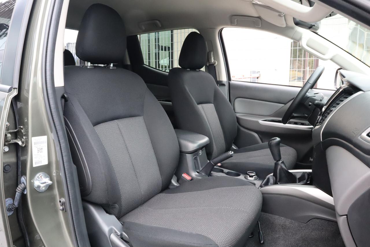 Mitsubishi L200 2.4 DI-D 180 CV DoCab solo 17500 KM