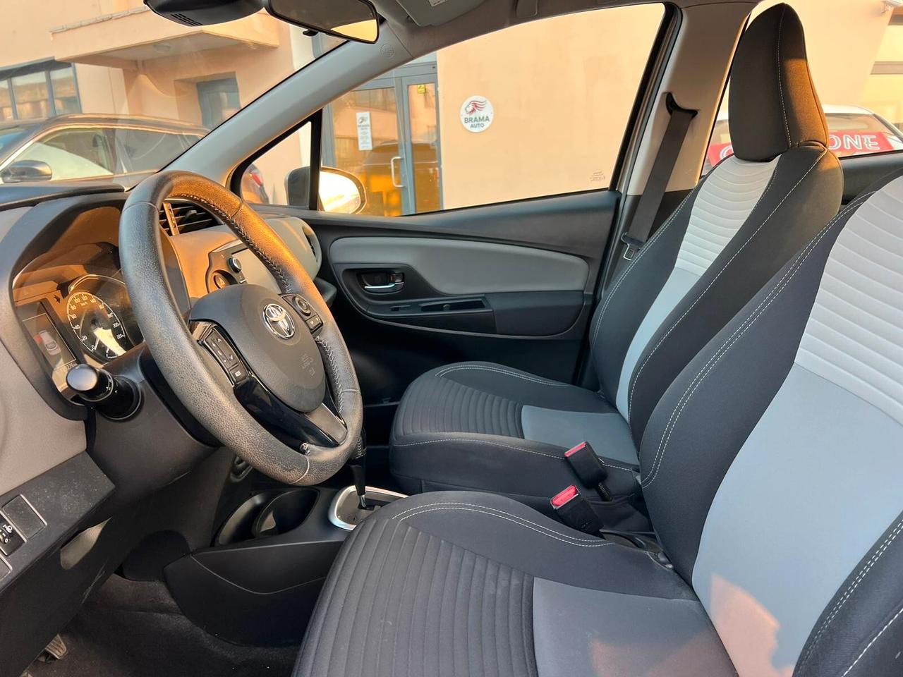 Toyota Yaris 1.5 Hybrid 5 porte Business